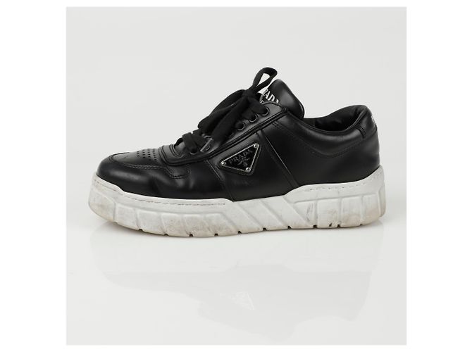 Prada Baskets avec logo triangle Noir - vue 5