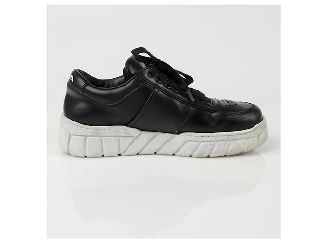 Prada Baskets avec logo triangle Noir - vue 6