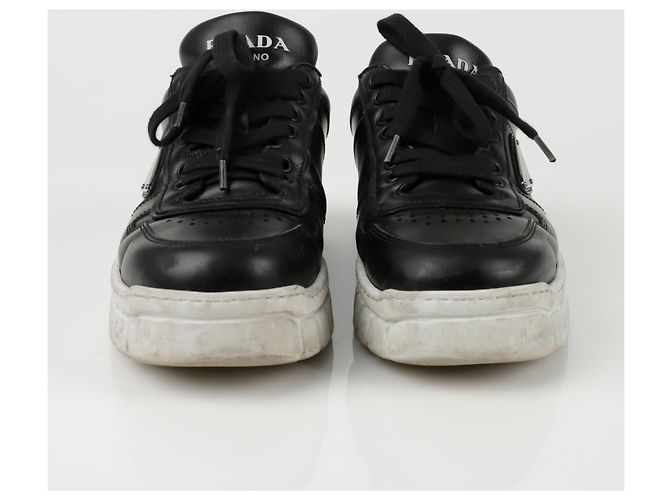 Prada Baskets avec logo triangle Noir - vue 9