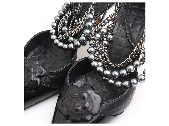 Chanel Scarpe T-Strap Camelia Perla Nera Nero - vista 5