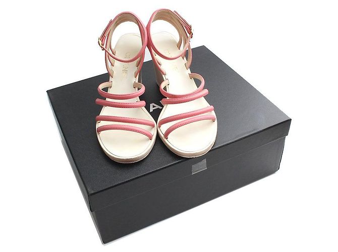 Chanel Sandali con zeppa e cinturino rosa - vista 5