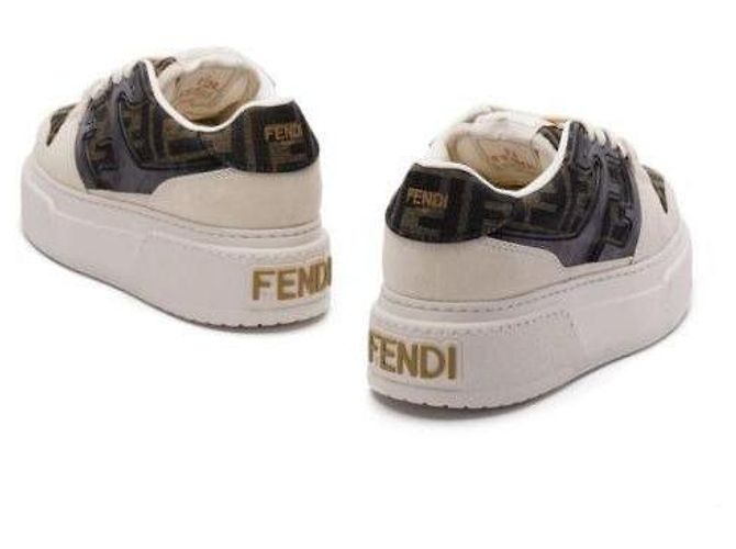 Fendi Sneakers basse in suede con piattaforma Match - vista 5