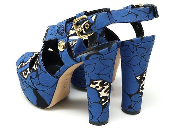 Louis Vuitton Sandali da donna con piattaforma e motivo leopardato in tessuto blu e fiore - vista 5