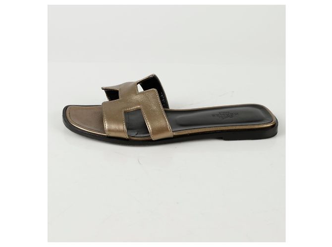 Sandali Hermès Oran Bronzo Pelle Epsom 36 D'oro - vista 4
