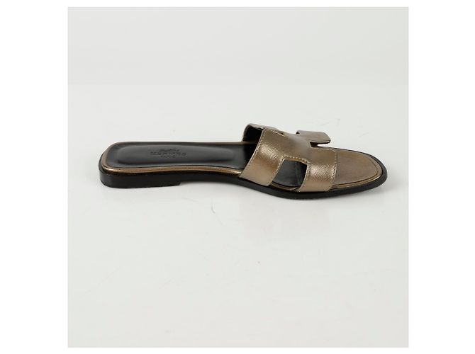 Sandali Hermès Oran Bronzo Pelle Epsom 36 D'oro - vista 5