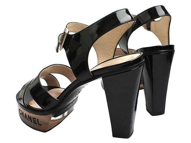 Chanel Sandali con piattaforma in vernice nera con logo Nero - vista 4