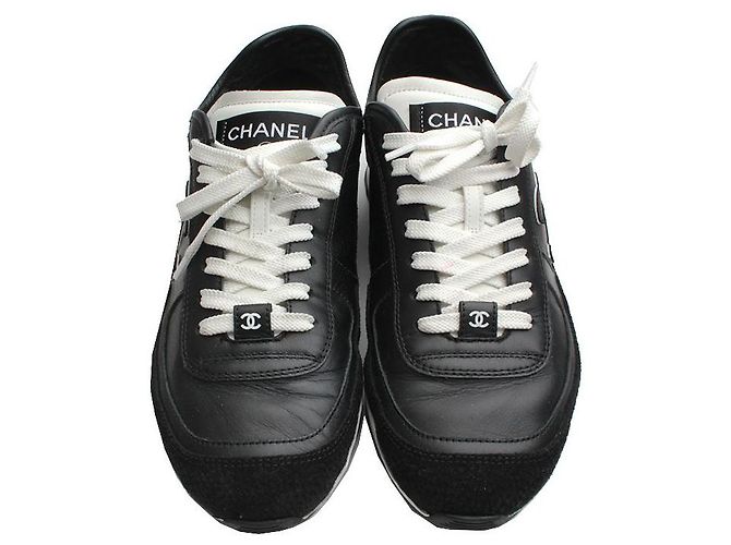 Classique Chanel Baskets Noires et Blanches - vue 2