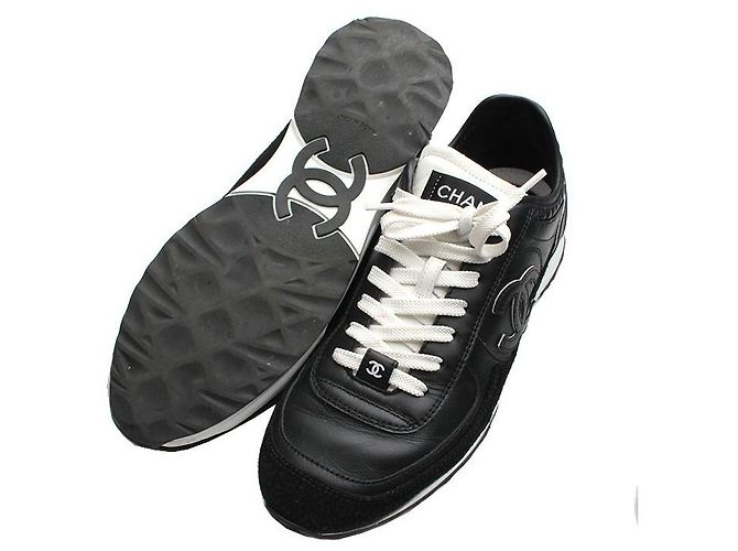 Classique Chanel Baskets Noires et Blanches - vue 3