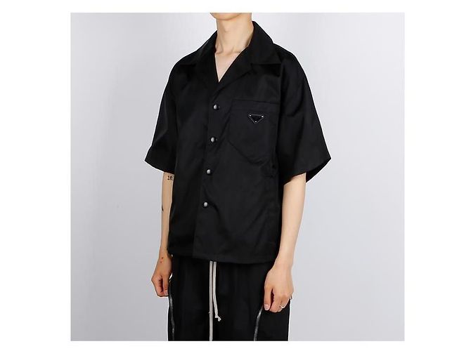 Prada Camicia a maniche corte in Re-Nylon Nero - vista 10