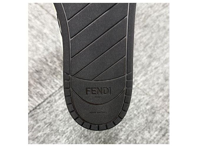 Fendi Sneakers basse in pelle con lettering logo AOMN Nero - vista 10