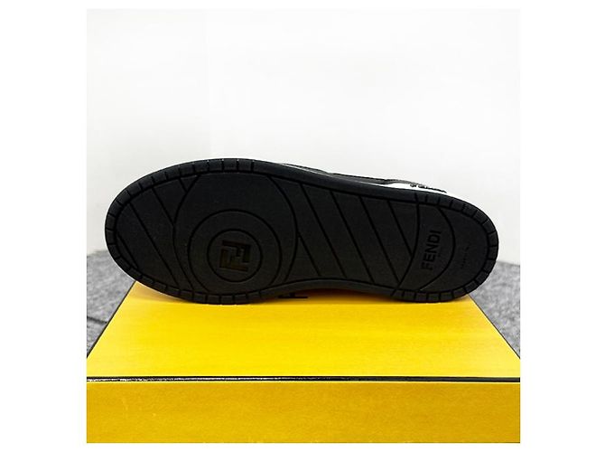 Fendi Sneakers basse in pelle con lettering logo AOMN Nero - vista 17