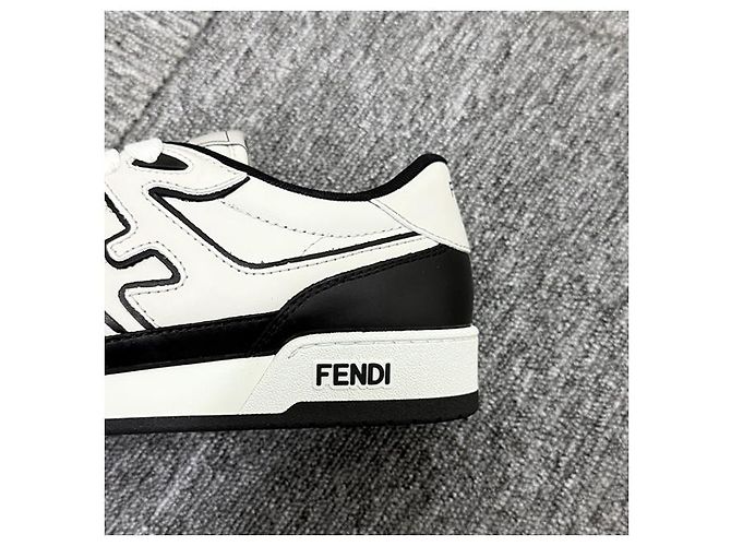 Fendi Sneakers basse in pelle con lettering logo AOMN Nero - vista 19