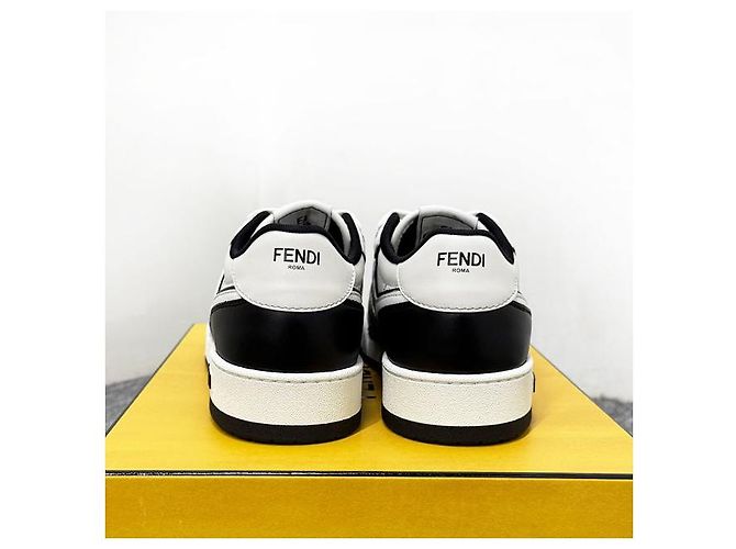 Fendi Sneakers basse in pelle con lettering logo AOMN Nero - vista 2