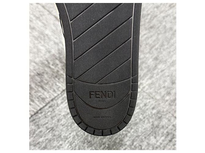 Fendi Sneakers basse in pelle con lettering logo AOMN Nero - vista 22