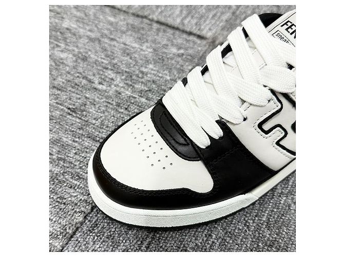 Fendi Sneakers basse in pelle con lettering logo AOMN Nero - vista 6