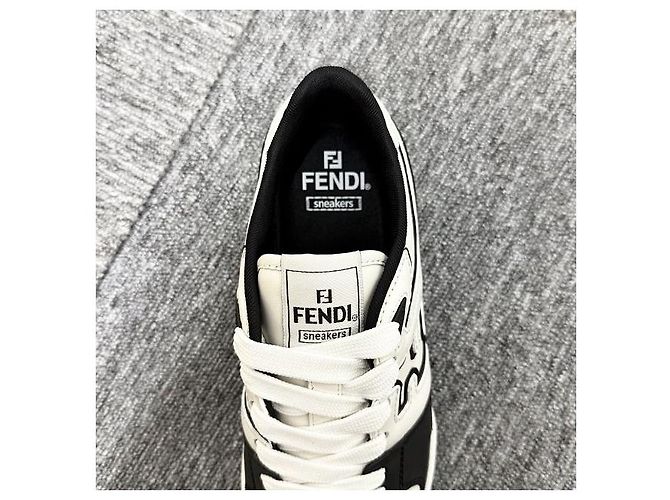 Fendi Sneakers basse in pelle con lettering logo AOMN Nero - vista 9