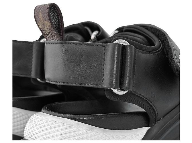 Louis Vuitton Sandali piatti Viar per donne con logo LV Archlight neri Nero - vista 15