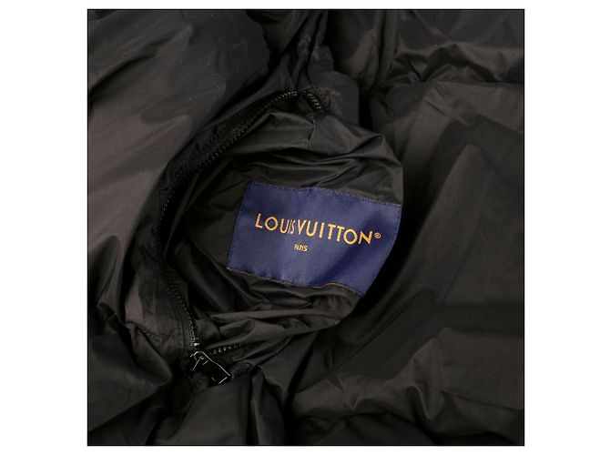 Louis Vuitton Reversible Winter Down Parka Size Black - view 11