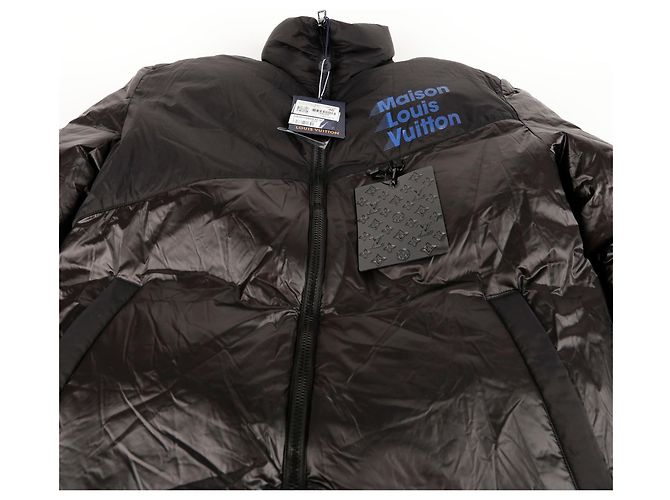 Louis Vuitton Reversible Winter Down Parka Size Black - view 3
