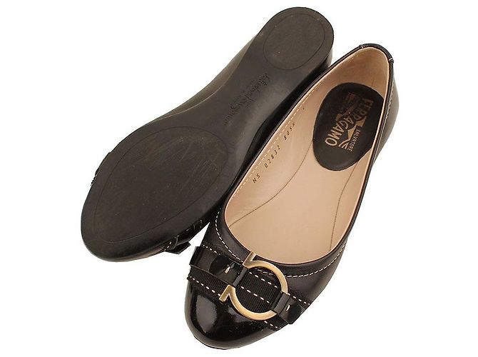 Salvatore Ferragamo Scarpe Flat in Pelle Nera con Logo Gancini Nero - vista 4