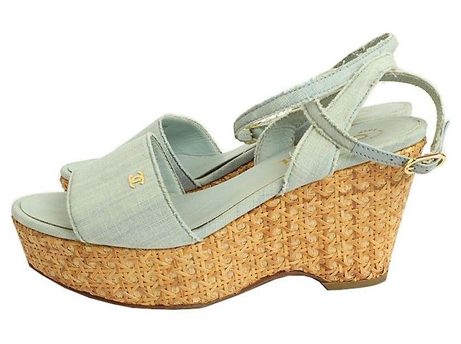 Chanel Sandali wedge intrecciati con logo CC in denim dorato Blu - vista 2