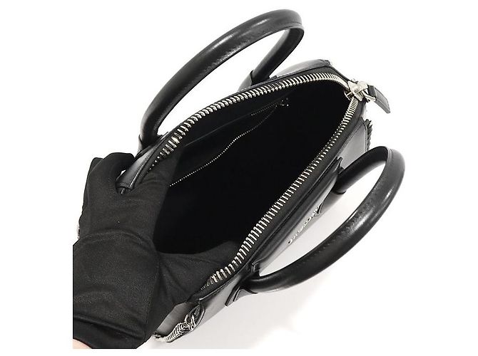 Givenchy Antigona Small in pelle nera con dettagli in catena Nero - vista 6