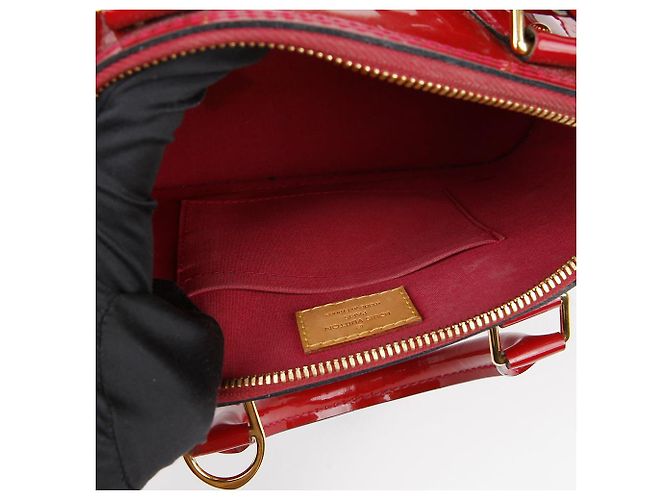 Louis Vuitton Alma BB Schultertasche Rot - Ansicht 14