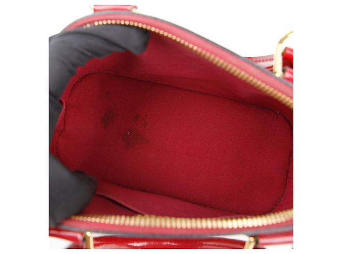Louis Vuitton Alma BB Schultertasche Rot - Ansicht 15
