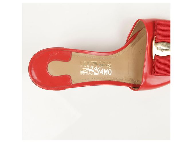 Salvatore Ferragamo Offene Vara Sandalen Größe Rot - Ansicht 12