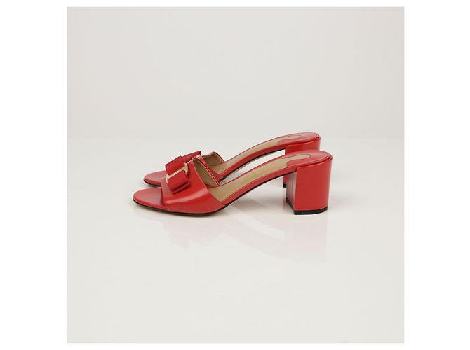 Salvatore Ferragamo Offene Vara Sandalen Größe Rot - Ansicht 6