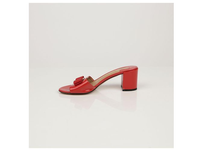 Salvatore Ferragamo Offene Vara Sandalen Größe Rot - Ansicht 9