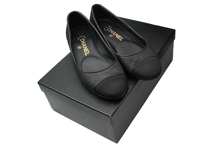 Timeless Chanel Black Captoe Leather Flats - view 5