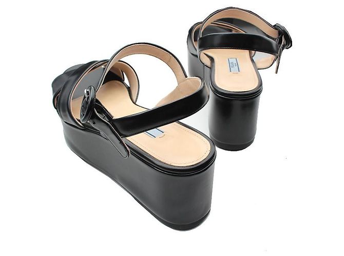 Prada Schwarze Plateausandalen - Ansicht 4