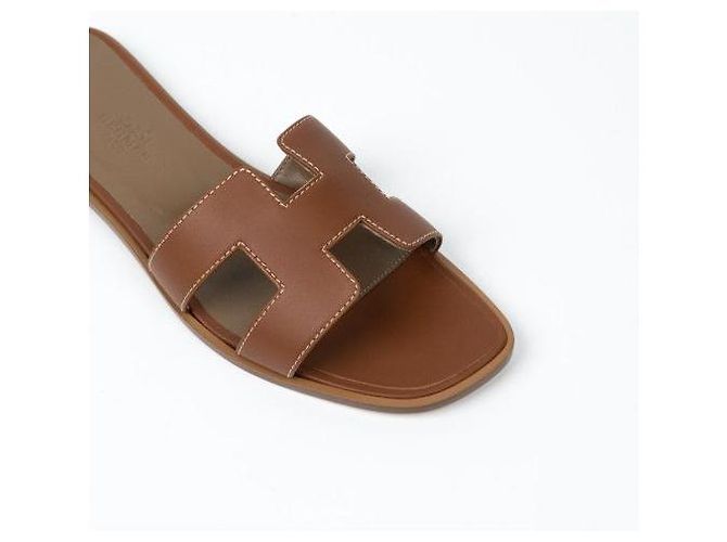 Hermès Sandali Oran in pelle di vitello dorata D'oro - vista 7
