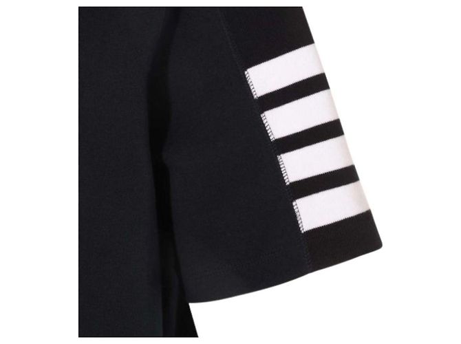 Thom Browne Kurzarm-T-Shirt in Marineblau mit diagonaler Logo: - Ansicht 4