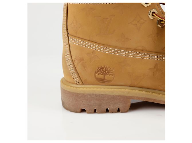 Louis Vuitton Timberland Ankle Boots Size Brown - view 3