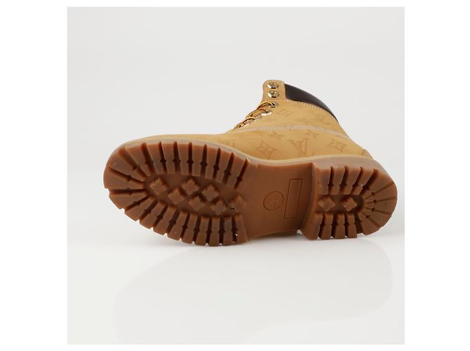 Louis Vuitton Timberland Ankle Boots Size Brown - view 5
