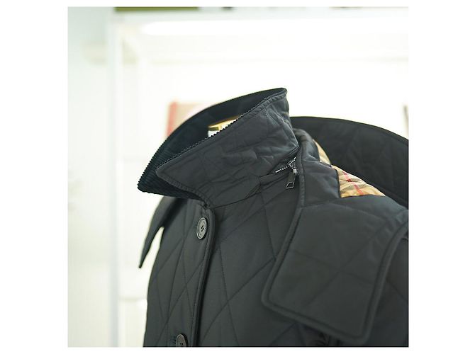 Burberry Damen schwarze gesteppte Jacke Dereham - Ansicht 15