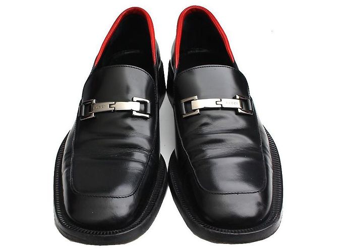 Gucci Schwarze Slipper mit rotem Rand - Ansicht 2