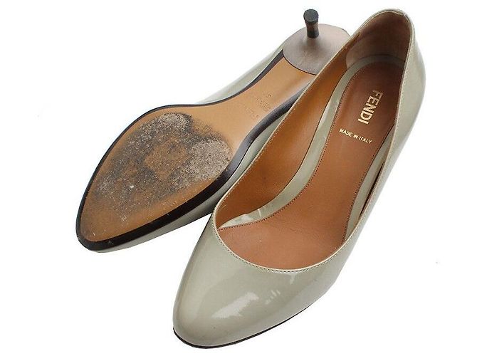 Fendi Sapatos de salto alto em verniz verde menta - vista 3