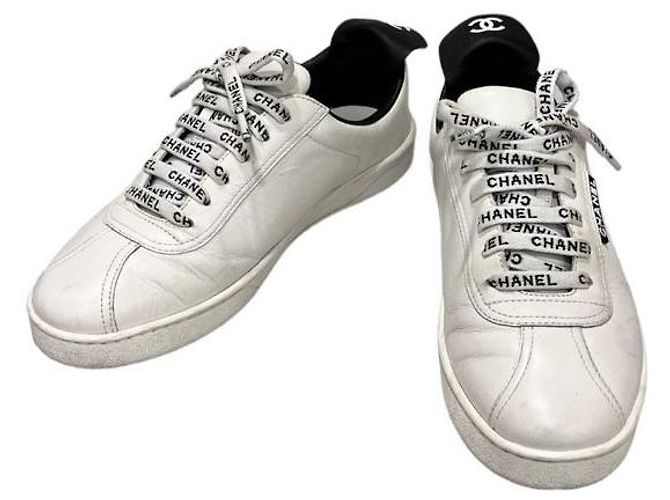 Chanel Sneakers in pelle di vitello per donne Bianco - vista 2