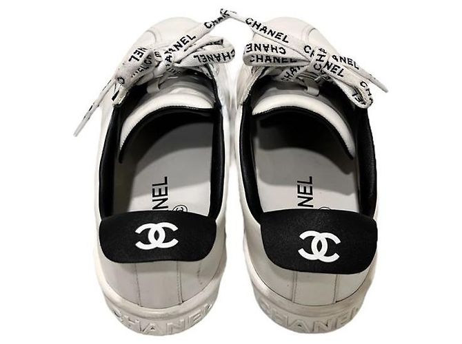 Chanel Sneakers in pelle di vitello per donne Bianco - vista 6
