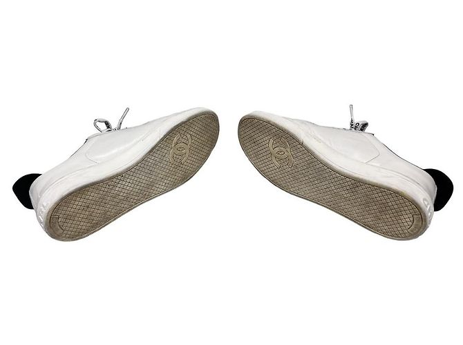 Chanel Sneakers in pelle di vitello per donne Bianco - vista 7