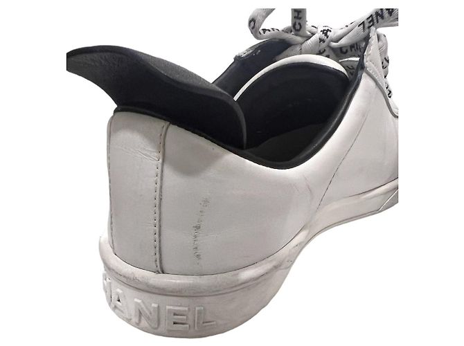 Chanel Sneakers in pelle di vitello per donne Bianco - vista 9