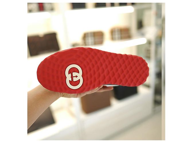 Gucci Herren Sneaker aus Stoff in Schwarz und Weiß - Ansicht 19