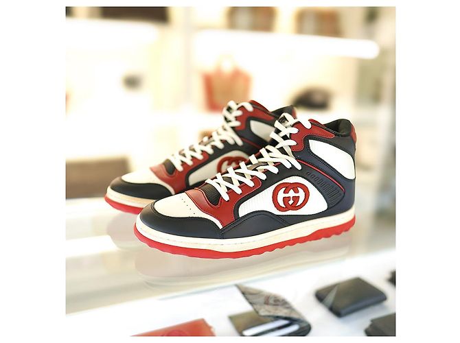 Gucci Herren Sneaker aus Stoff in Schwarz und Weiß - Ansicht 2