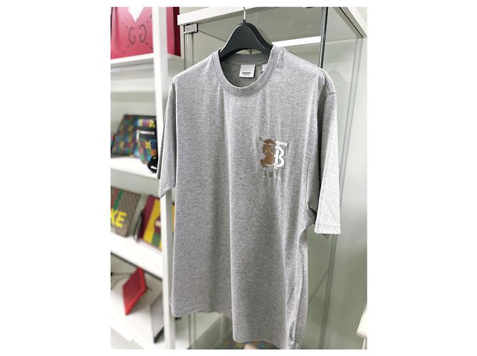 Burberry Grau gesticktes Logo T-Shirt Rot - Ansicht 4