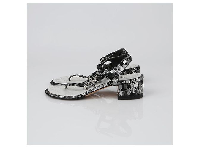 Chanel Sandali con cinturino logo CC Taglia Nero - vista 3