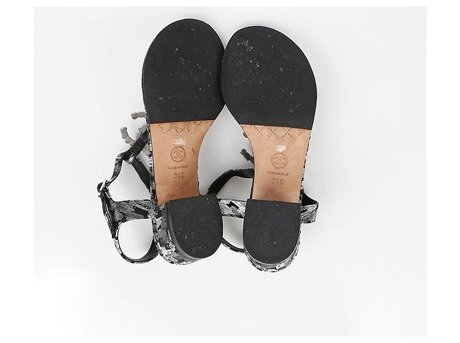 Chanel Sandali con cinturino logo CC Taglia Nero - vista 8