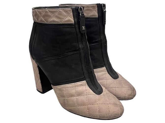 Chanel Botín de mujer acolchado con tacón Castaño - vista 3